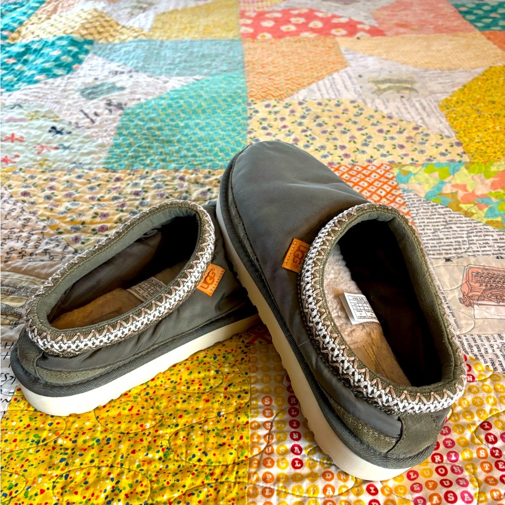 Ugg green slipper shoes